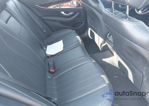 2017 Mercedes-Benz E 300 z USA, uszkodzony, nr VIN WDDZF4JB5HA175434